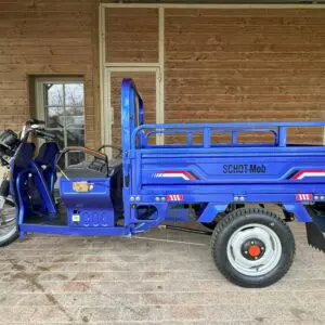 Triporteur bleu avec un grand caisson de Schot Mob