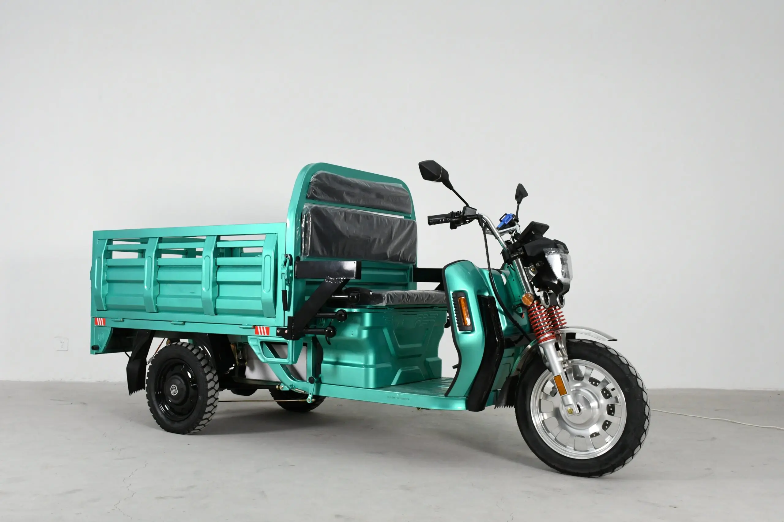 schot-mob-Les triporteurs, une alternative durable aux voiturettes de golf et quads traditionnels (6)